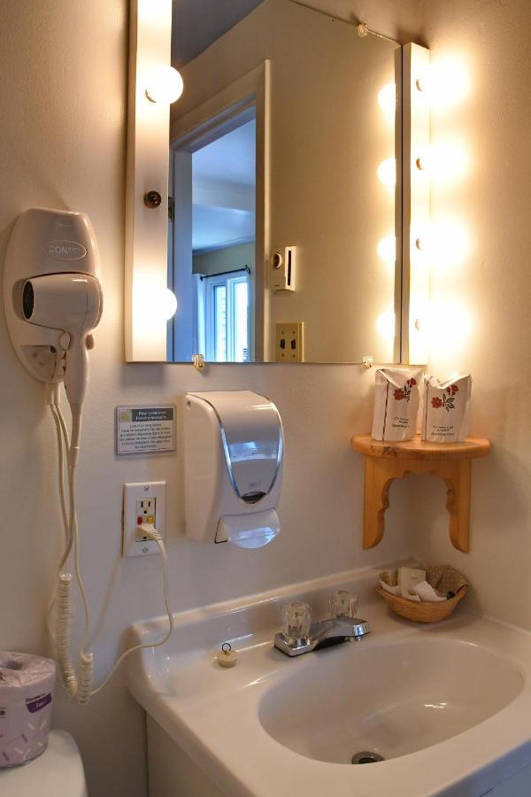 Auberge Beausejour Les Eboulements ภายนอก รูปภาพ