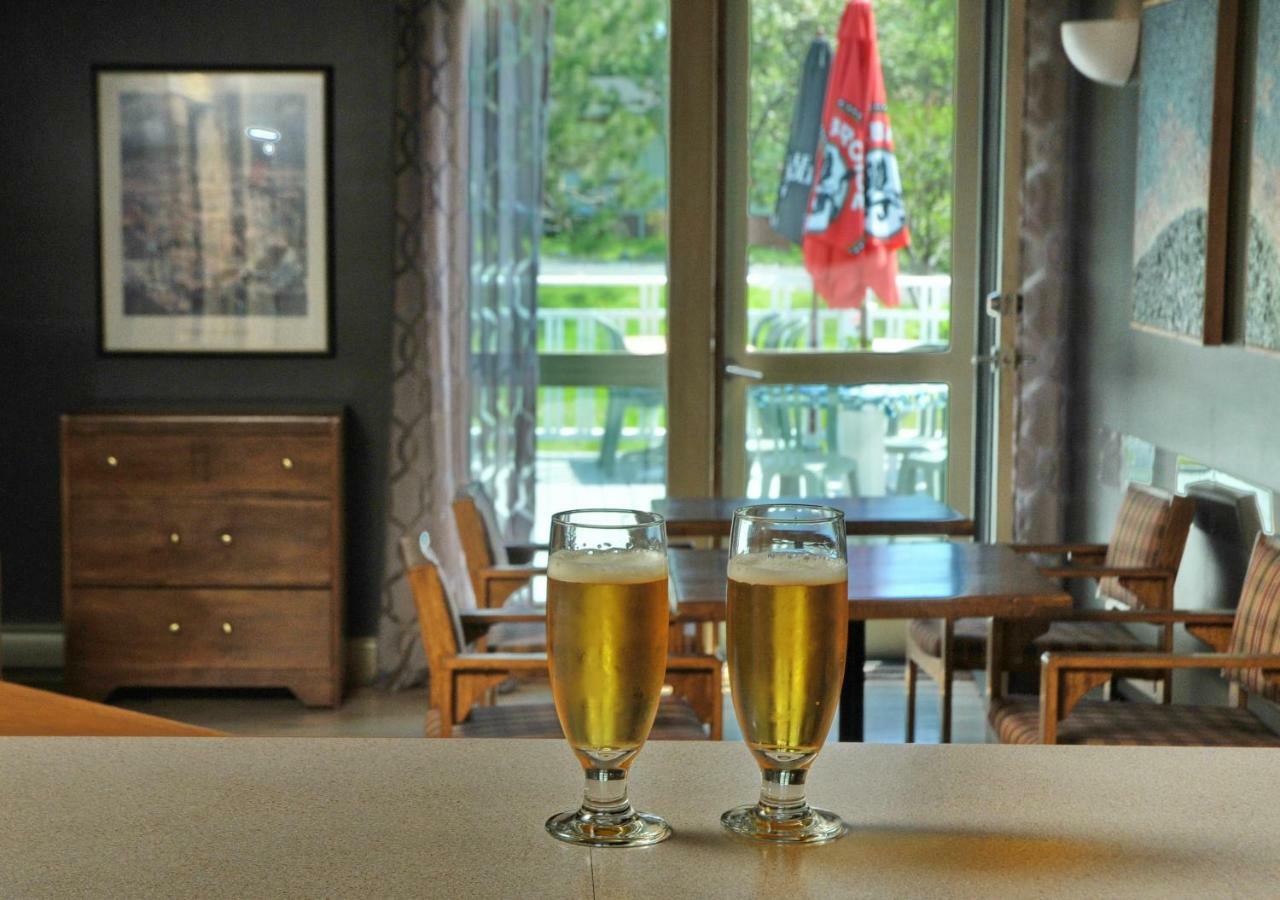 Auberge Beausejour Les Eboulements ภายนอก รูปภาพ